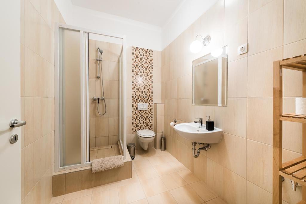 Miro Rooms Budapest Esterno foto